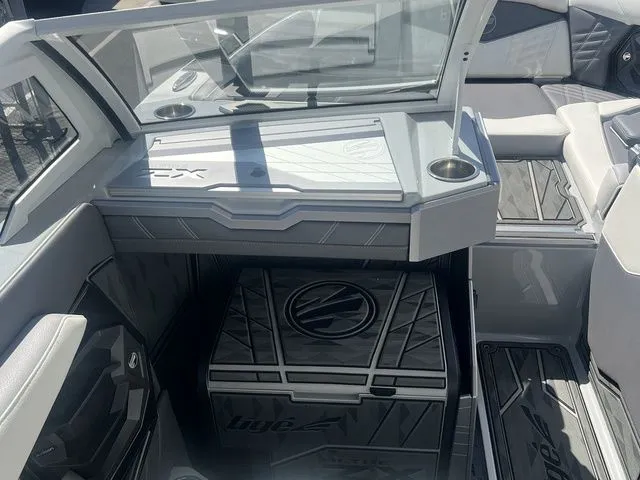 Slide: The Image of Tigé 23ZX 2025 - 16