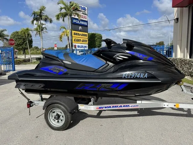 The Image of Yamaha FZ 2015 - 1