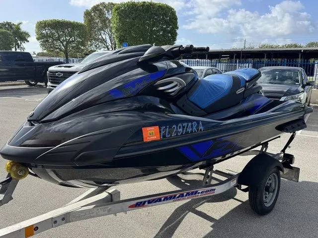 Slide: The Image of Yamaha FZ 2015 - 4