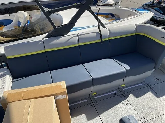 Slide: The Image of Sea-Doo Switch Cruise Limited 21 2025 - 12