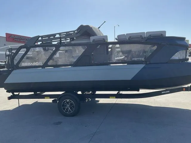 Slide: The Image of Sea-Doo Switch Cruise Limited 21 2025 - 4