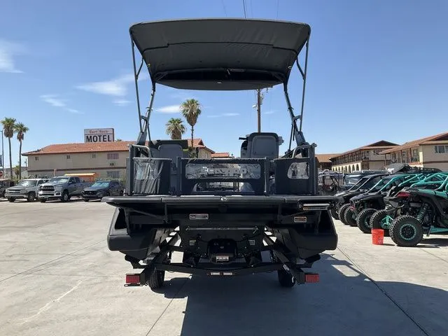 Slide: The Image of Sea-Doo Switch Fish 21 2025 - 6