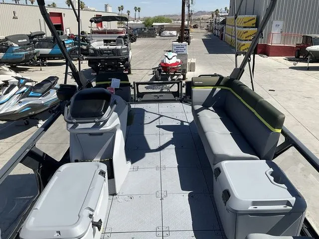 Slide: The Image of Sea-Doo Switch Fish 21 2025 - 9