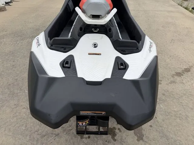 Slide: The Image of Sea-Doo Spark® Trixx™ for 3 Rotax® 900 ACE™ - 90 iBR and A 2024 - 10