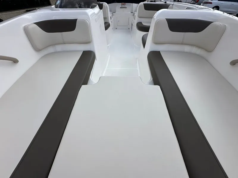 Slide: The Image of Bayliner 180 EL 2021 - 19