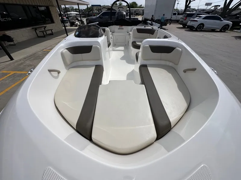 Slide: The Image of Bayliner 180 EL 2021 - 22