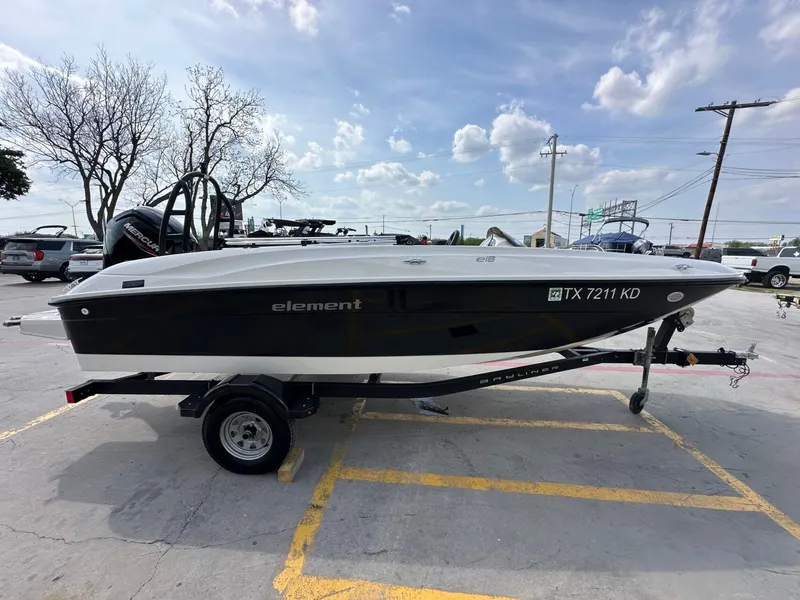 Slide: The Image of Bayliner 180 EL 2021 - 6