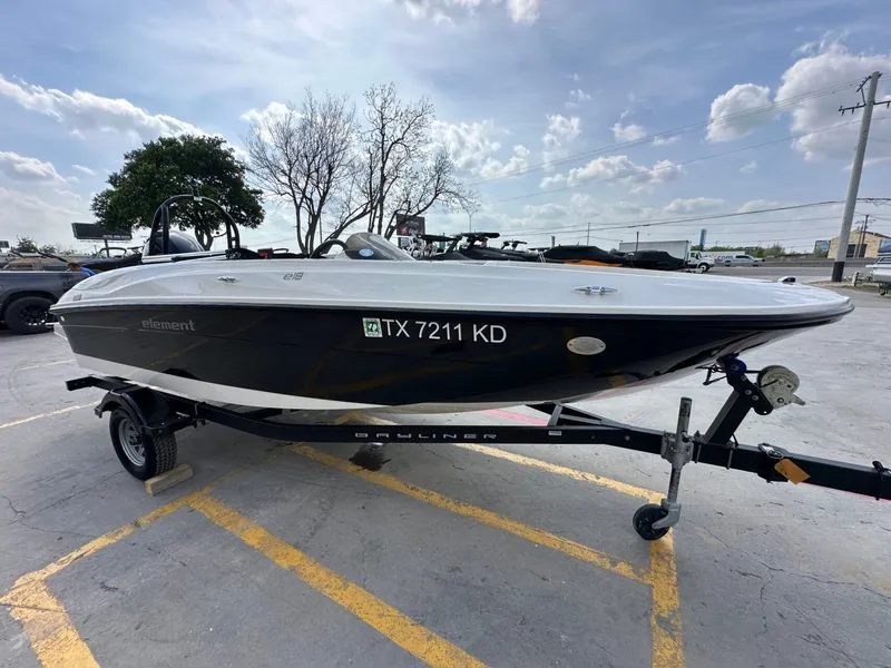 Slide: The Image of Bayliner 180 EL 2021 - 7