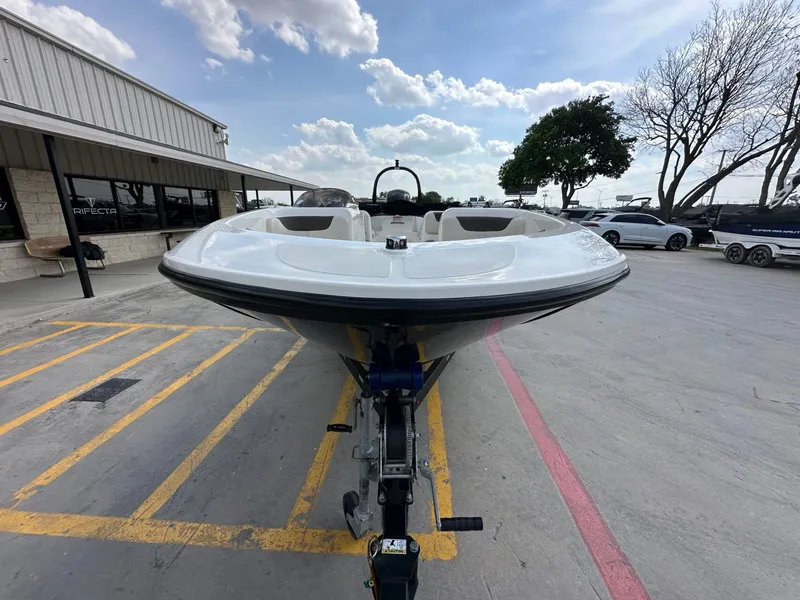 Slide: The Image of Bayliner 180 EL 2021 - 8