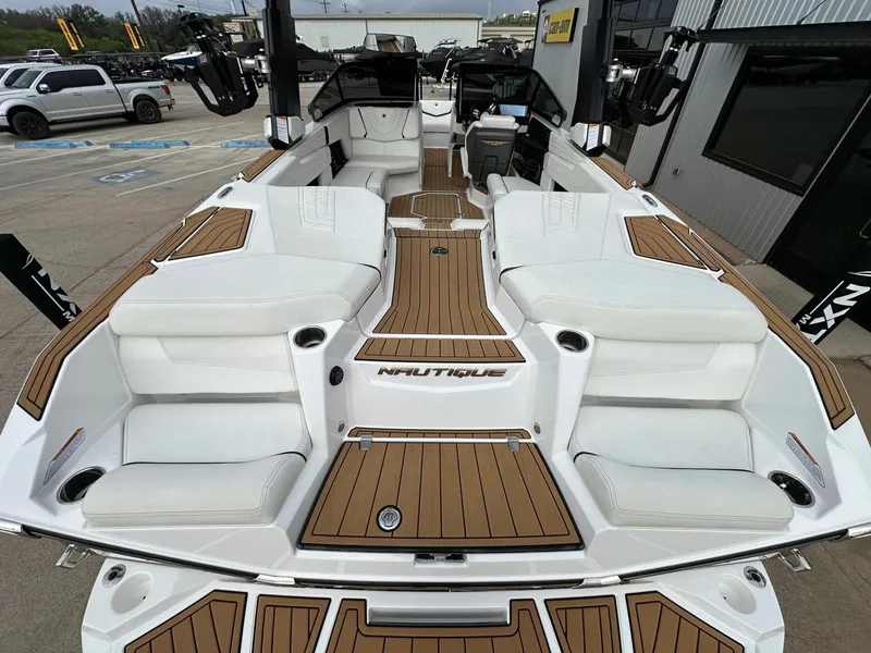 Slide: The Image of Nautique G23 2023 - 12