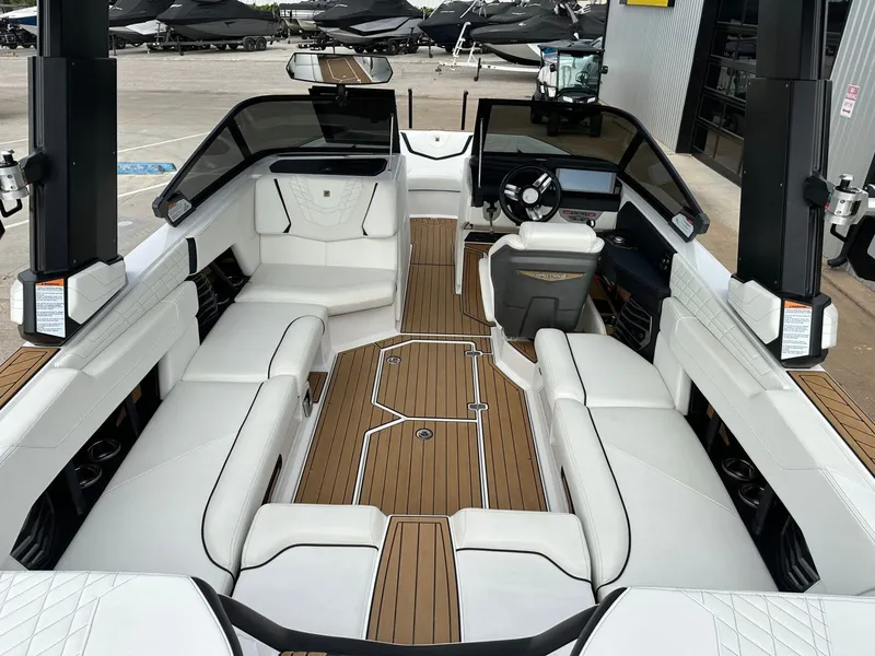 Slide: The Image of Nautique G23 2023 - 17