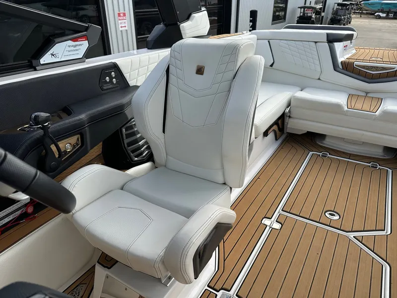 Slide: The Image of Nautique G23 2023 - 26