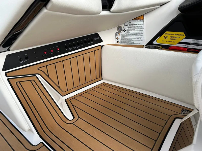 Slide: The Image of Nautique G23 2023 - 32