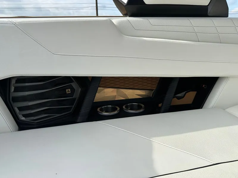 Slide: The Image of Nautique G23 2023 - 36