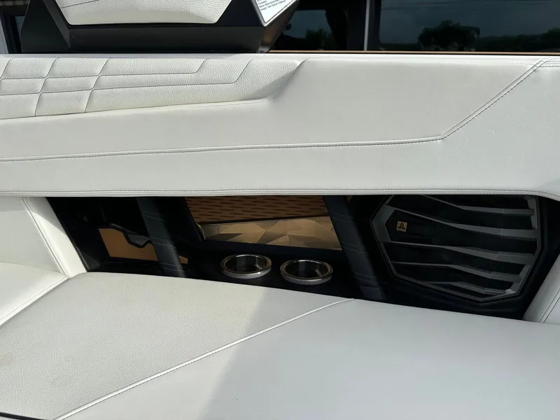 Slide: The Image of Nautique G23 2023 - 38