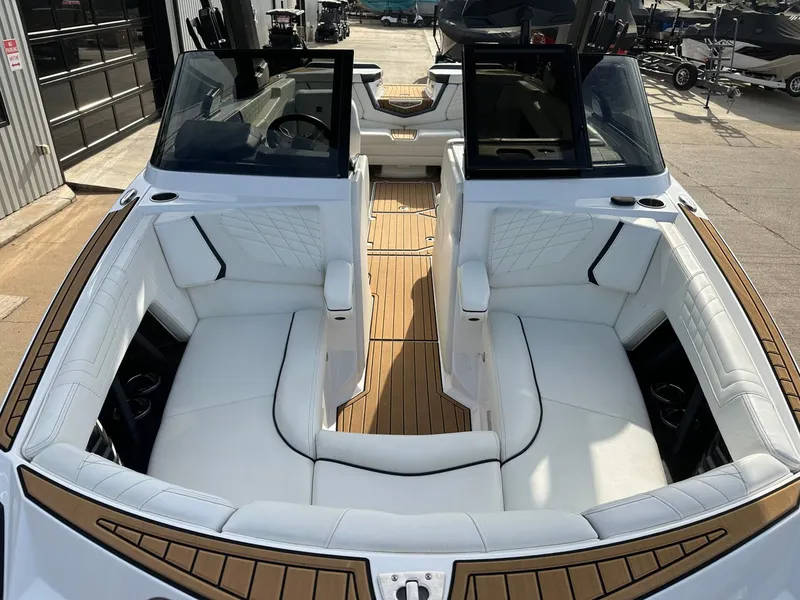 Slide: The Image of Nautique G23 2023 - 40