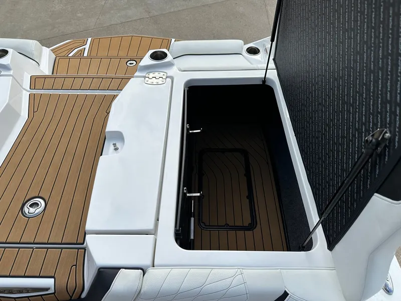 Slide: The Image of Nautique G23 2023 - 46