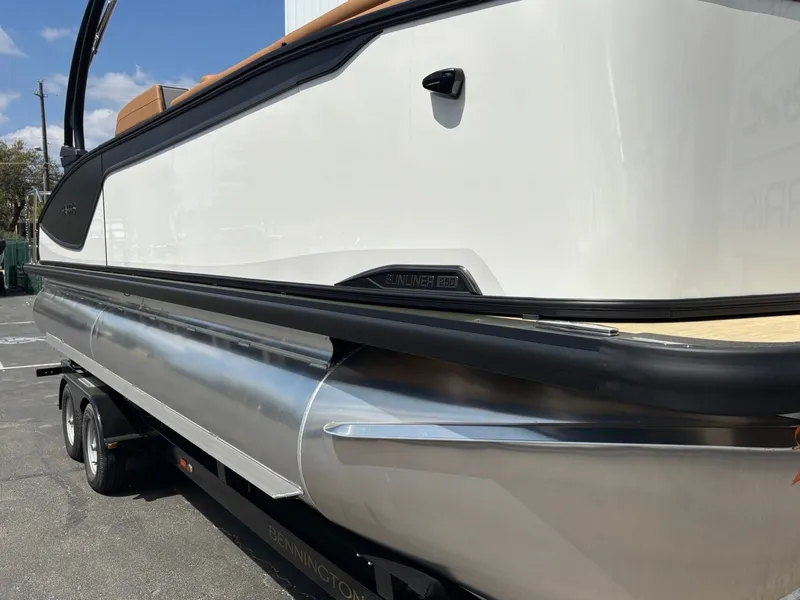 Slide: The Image of Harris Sunliner 250 2026 - 13