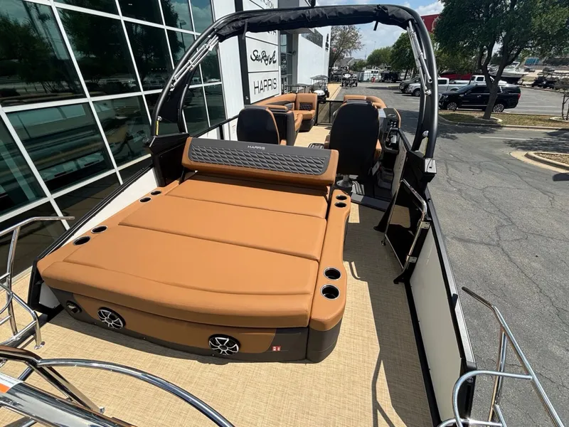 Slide: The Image of Harris Sunliner 250 2026 - 14