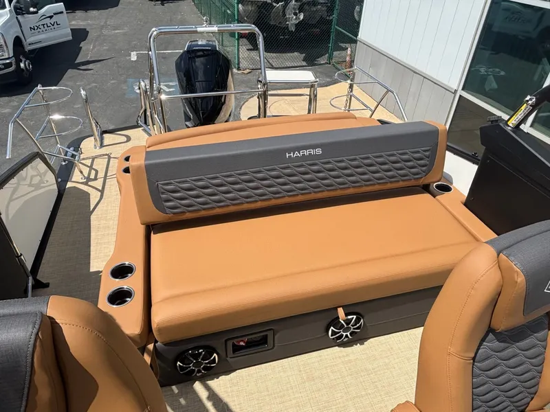 Slide: The Image of Harris Sunliner 250 2026 - 19