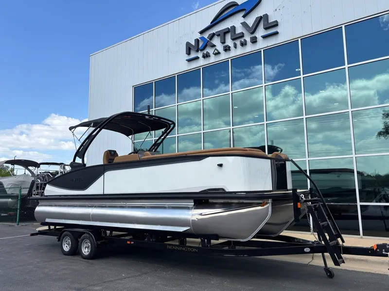 Slide: The Image of Harris Sunliner 250 2026 - 2