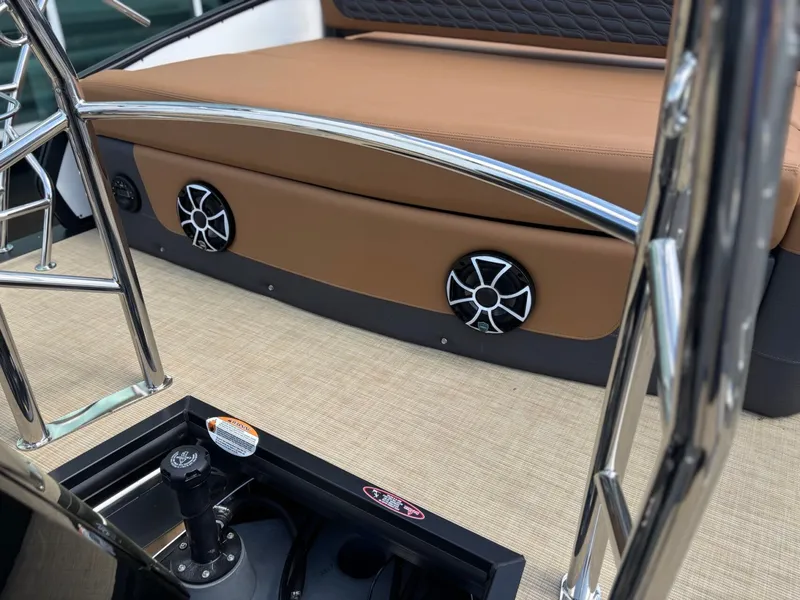 Slide: The Image of Harris Sunliner 250 2026 - 27