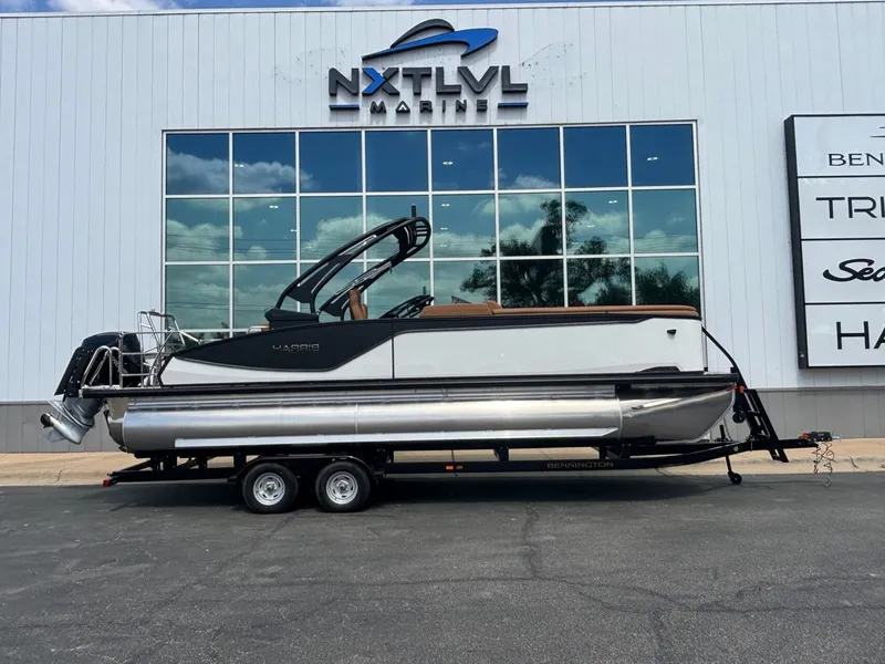 Slide: The Image of Harris Sunliner 250 2026 - 3