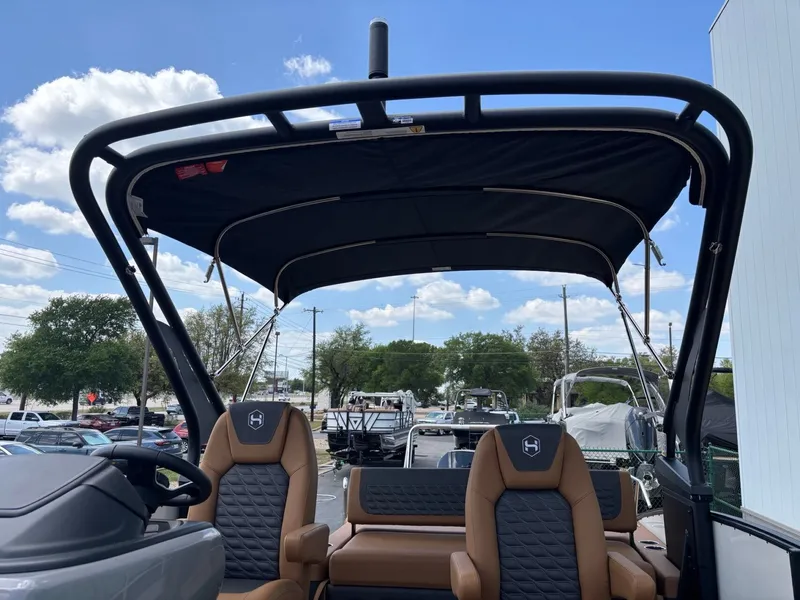 Slide: The Image of Harris Sunliner 250 2026 - 31