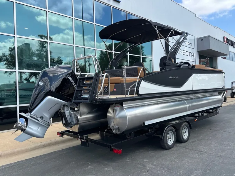 Slide: The Image of Harris Sunliner 250 2026 - 4