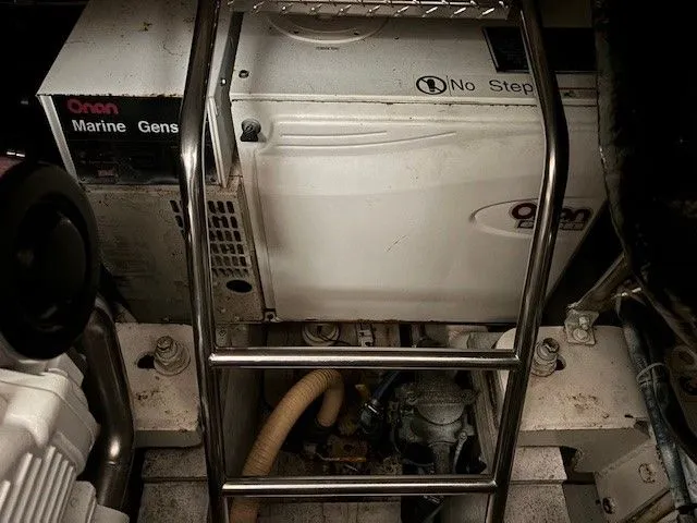 Slide: The Image of Onan Marine Generator in Albemarle 36 Express Fisherman 2007. - 29