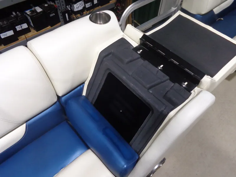 Slide: The Image of Lowe SS190 Super Sport 2013 - 26