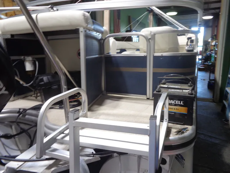 Slide: The Image of Lowe SS190 Super Sport 2013 - 8