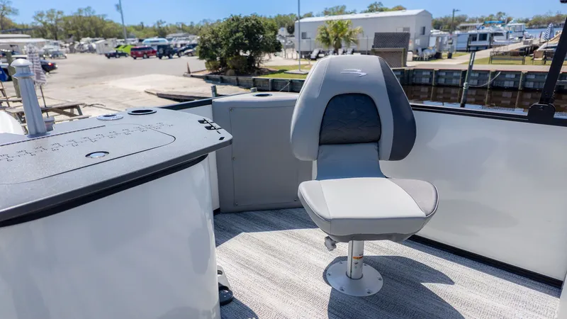 Slide: The Image of Bennington 21 S FISH AND CRUISE 2026 - 11