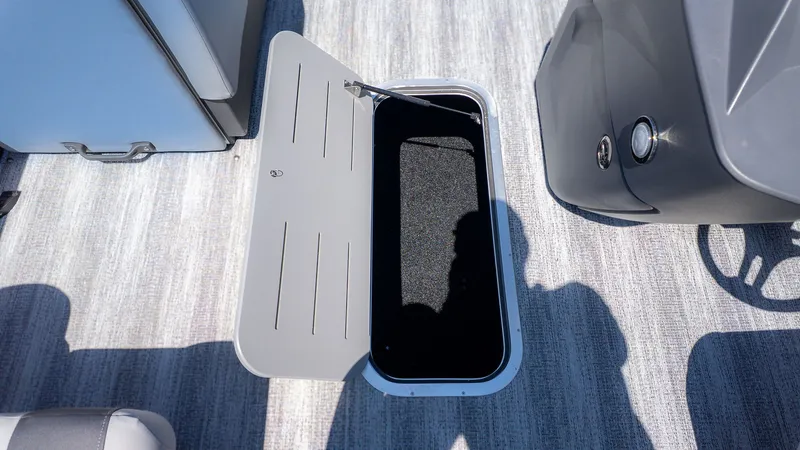 Slide: The Image of Bennington 21 S FISH AND CRUISE 2026 - 15