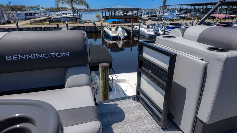 Slide: The Image of Bennington 21 S FISH AND CRUISE 2026 - 16