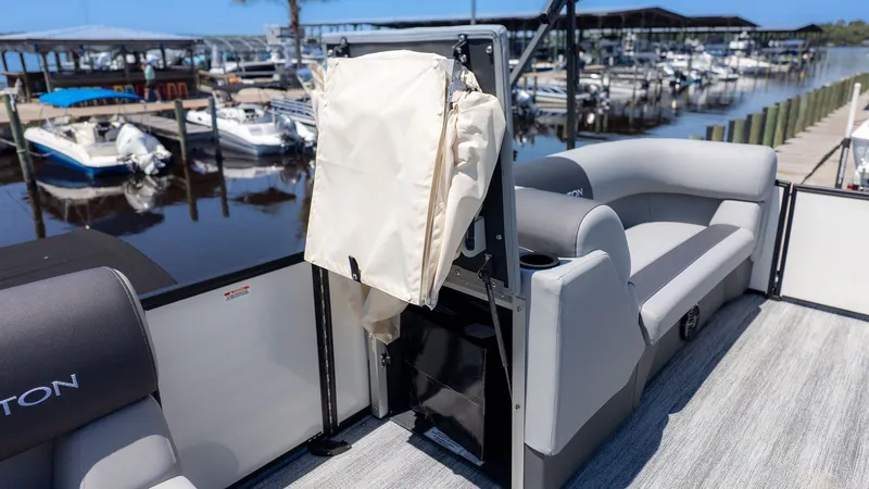 Slide: The Image of Bennington 21 S FISH AND CRUISE 2026 - 17