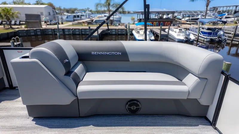 Slide: The Image of Bennington 21 S FISH AND CRUISE 2026 - 18