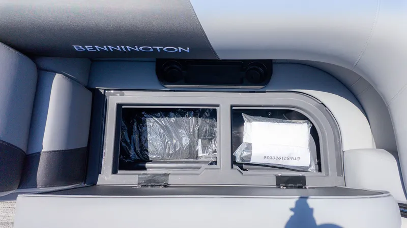 Slide: The Image of Bennington 21 S FISH AND CRUISE 2026 - 19