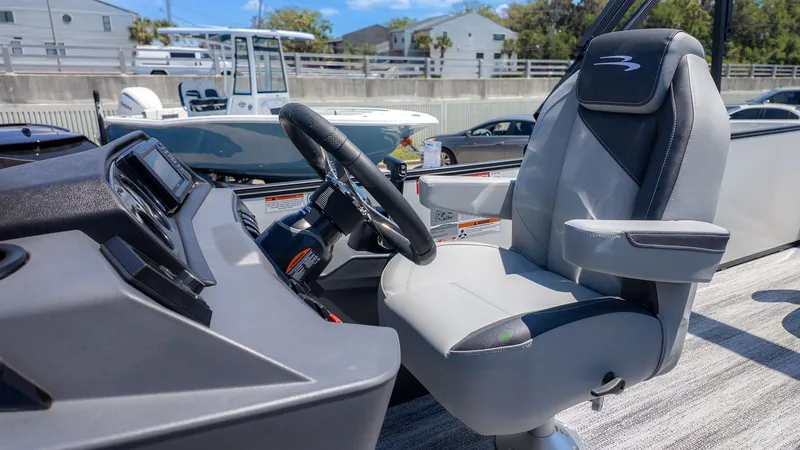 Slide: The Image of Bennington 21 S FISH AND CRUISE 2026 - 23