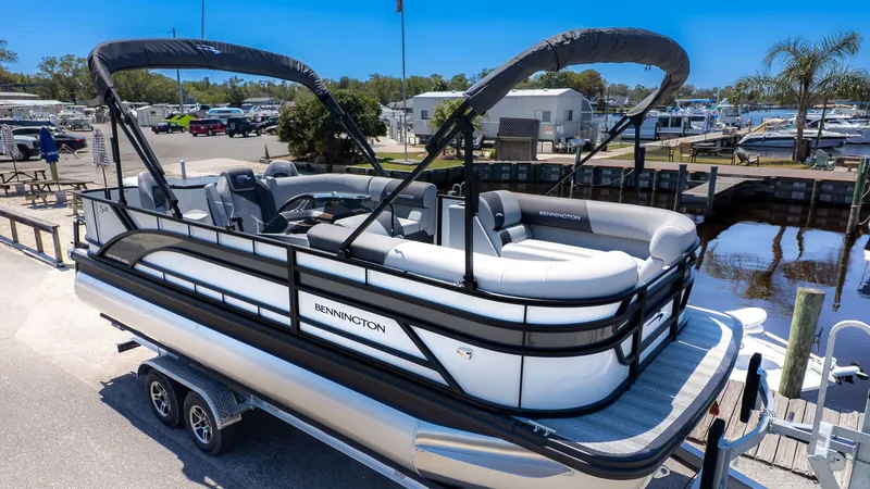 Slide: The Image of Bennington 21 S FISH AND CRUISE 2026 - 4