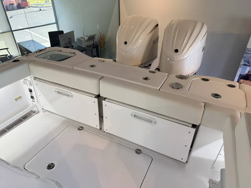 Slide: The Image of Everglades 285 Center Console 2026 - 11