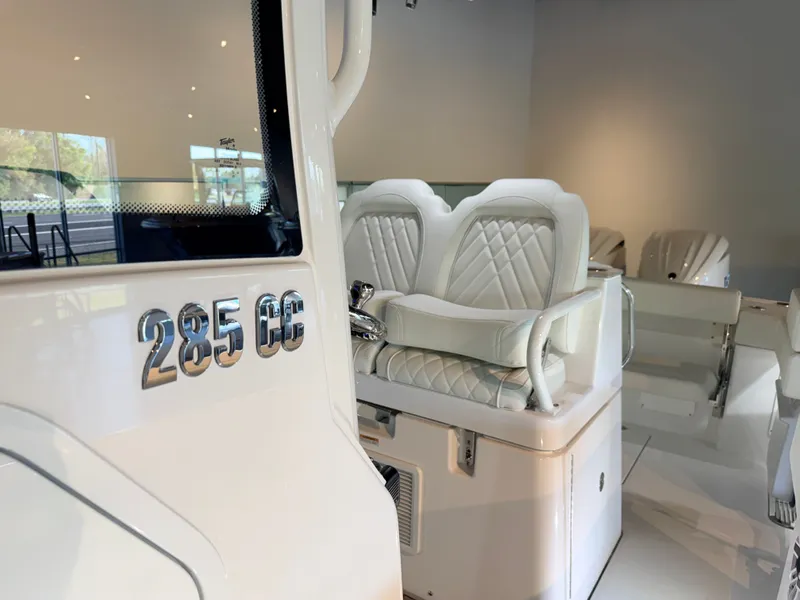 Slide: The Image of Everglades 285 Center Console 2026 - 16