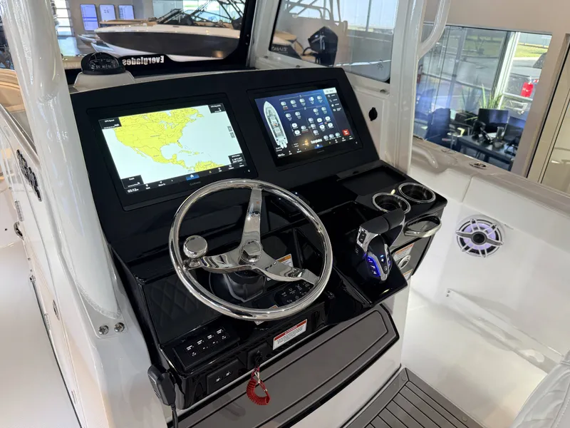 Slide: The Image of Everglades 285 Center Console 2026 - 17