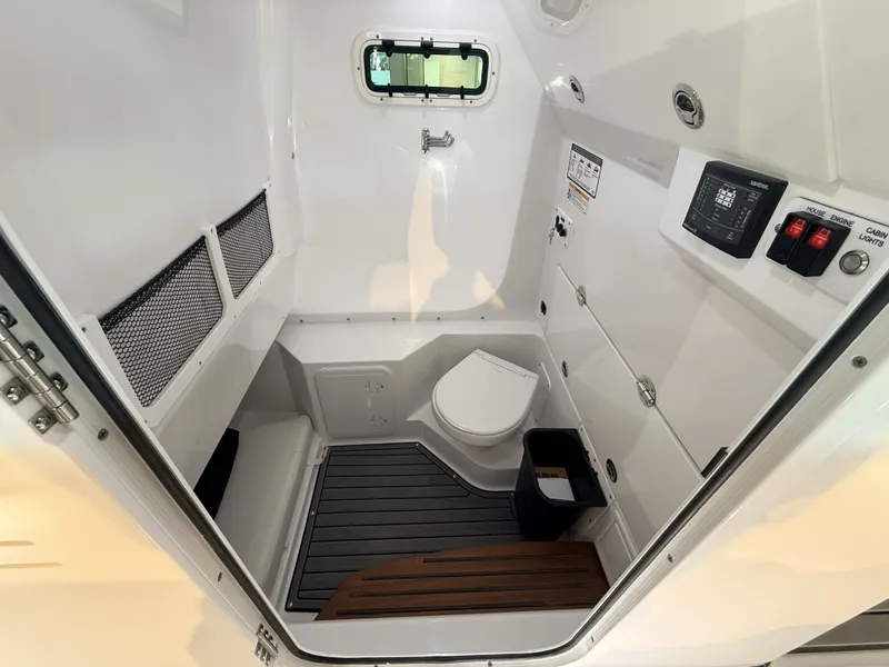 Slide: The Image of Everglades 285 Center Console 2026 - 21