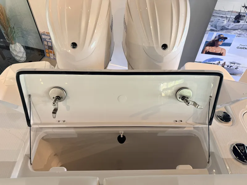 Slide: The Image of Everglades 285 Center Console 2026 - 22