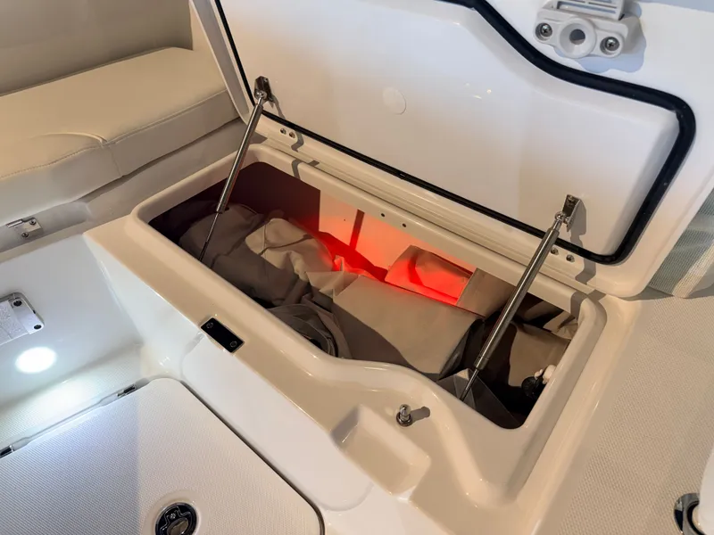 Slide: The Image of Everglades 285 Center Console 2026 - 9