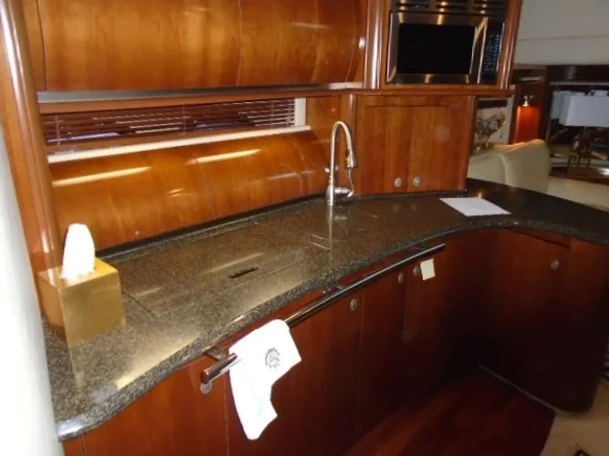 Slide: The Image of 2005 Sea Ray 500 Sundancer - Image 24 - 24