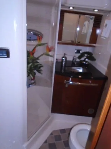 Slide: The Image of 2005 Sea Ray 500 Sundancer - Image 27 - 27