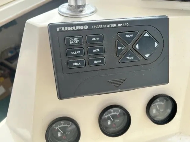 Slide: The Image of Furuno chart plotter on Henriques 38 El Bravo 1997 boat. - 9