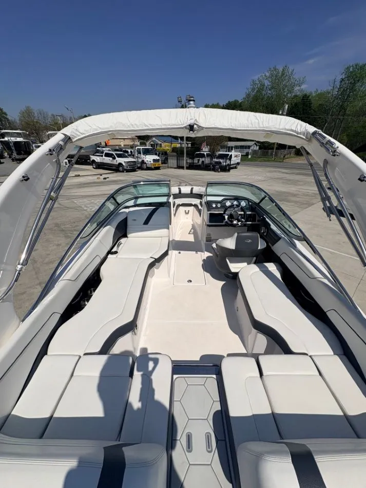 Slide: The Image of Regal 2300 Bowrider 2017 - 12